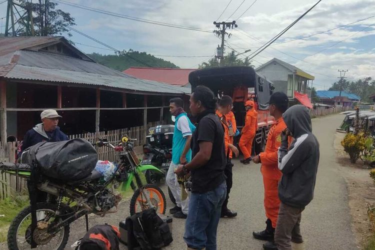 Nofrianto Suleman (27) berhasil diselamatkan dari longsor tambang emas ilegal di Kabupaten Bone Bolango, Gorontalo.