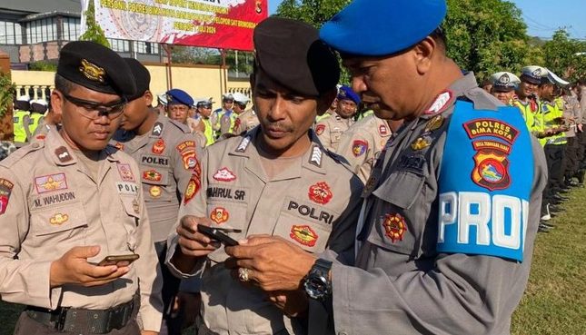 Razia HP Anggota Polres Bima Kota