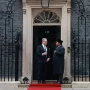 Presiden Prabowo Subianto dan PM Inggris Keir Starmer berpose di 10 Downing Street, London.