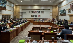 Komisi III DPR RI melangsungkan rapat kerja dengan Badan Narkotika Nasional BNN