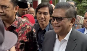 Sekretaris Jenderal (Sekjen) PDIP Hasto Kristiyanto di Gedung KPK, Kuningan, jakarta selatan.