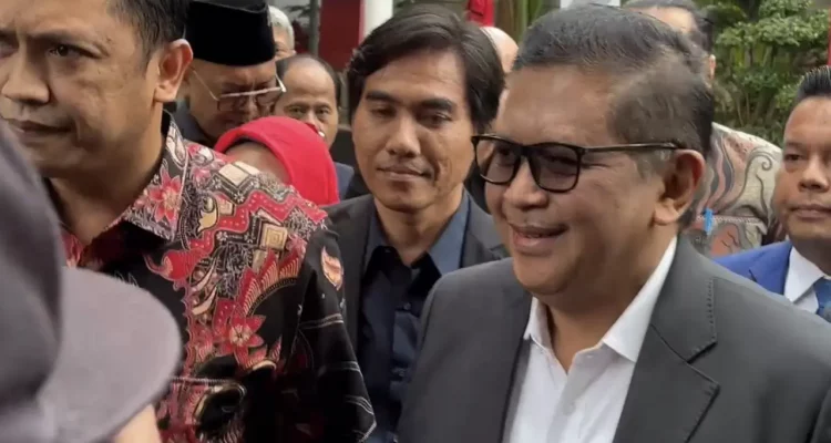 Sekretaris Jenderal (Sekjen) PDIP Hasto Kristiyanto di Gedung KPK, Kuningan, jakarta selatan.