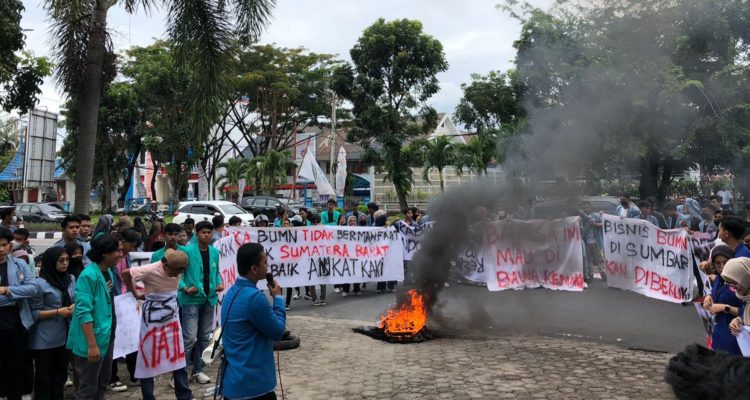 Polri mengerahkan 1.623 personel gabungan untuk mengamankan aksi unjuk rasa di Patung Kuda, Monas, Jakarta Pusat, pada Senin (17/2/2025).