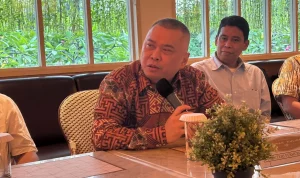 Menteri Perhubungan (Menhub) Dudy Purwagandhi melakukan koordinasi kesiapan angkutan Lebaran 2025 dengan Gubernur Jawa Tengah Ahmad Lutfhi, di Kantor Gubernur Jateng, Semarang