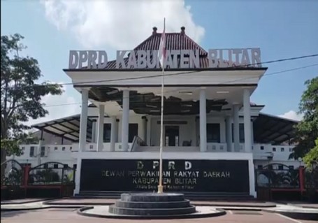 Gedung DPRD Kabupaten Blitar, Lokasi Rapat Paripurna yang Gagal Terus