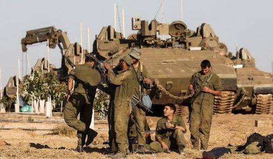 Pasukan Pertahanan Israel mengepung dan beroperasi di dalam kota Gaza (doc. Reuters)