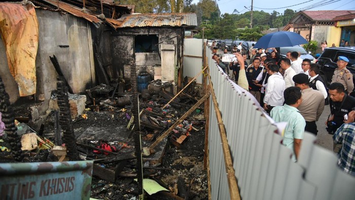 Kondisi Rumah Wartawan Di karo yang Terbakar sekeluarga tewas