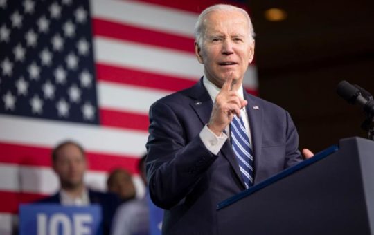 Presiden Amerika Serikat (AS) Joe Biden menyerukan untuk menurunkan ketegangan politik setelah insiden penembakan terhadap Donald Trump.