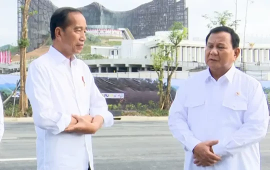 Presiden terpilih 2024-2029 Prabowo Subianto berjanji di depan Presiden Jokowi akan melanjutkan dan menyelesaikan pembangunan Ibu Kota Nusantara IKN di Kalimantan Timur.